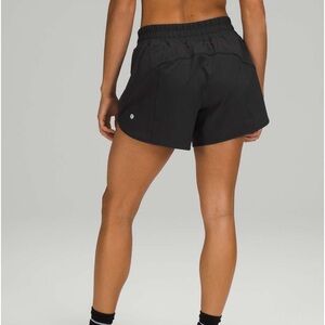 Track that Lulu shorts